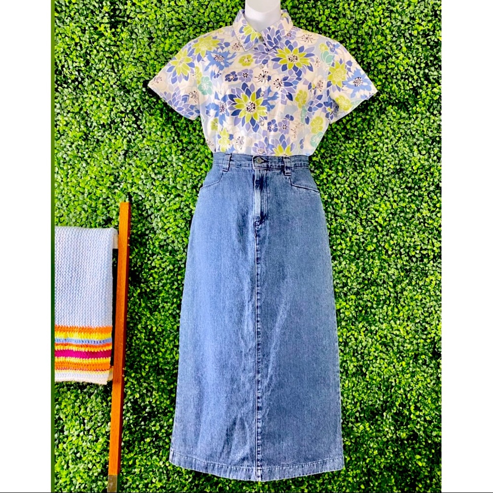 Liz Claiborne Sport Denim floral top